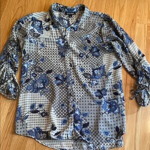 Roz & Ali Blue Floral Button-Up Shirt